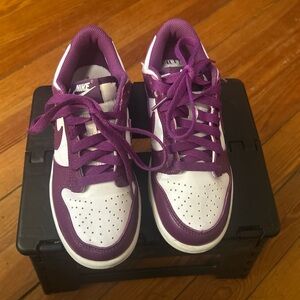 Nike Kids Sneakers in Purple and White
